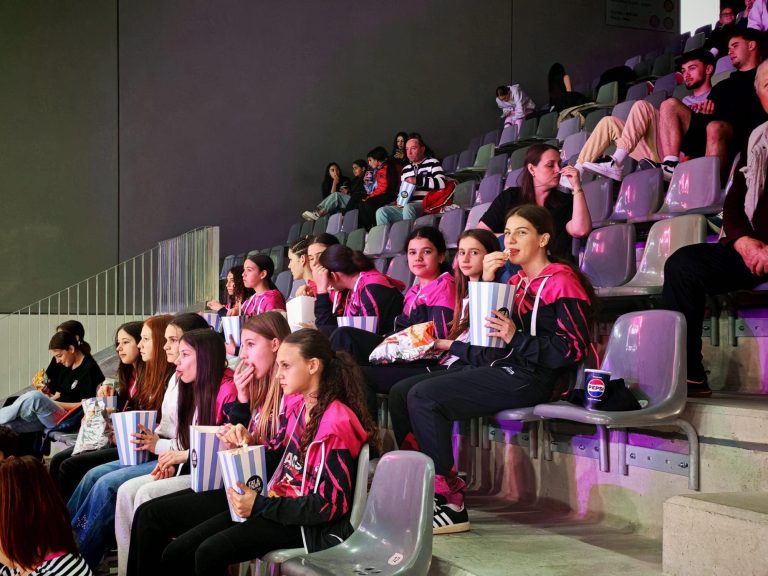 20.04.2026Panterele au urcat în tribună pentru a urmări finala campionatului național dintre Volei Alba Blaj și CSO Voluntari.