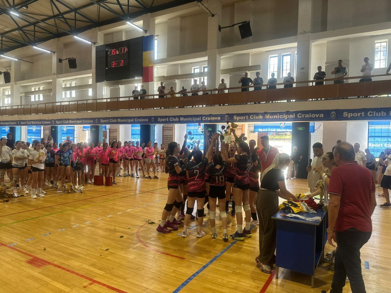 10/06/2025🔴 Sport in Sibiu"Champions Sibiu, vicecampioană națională la volei feminin U13