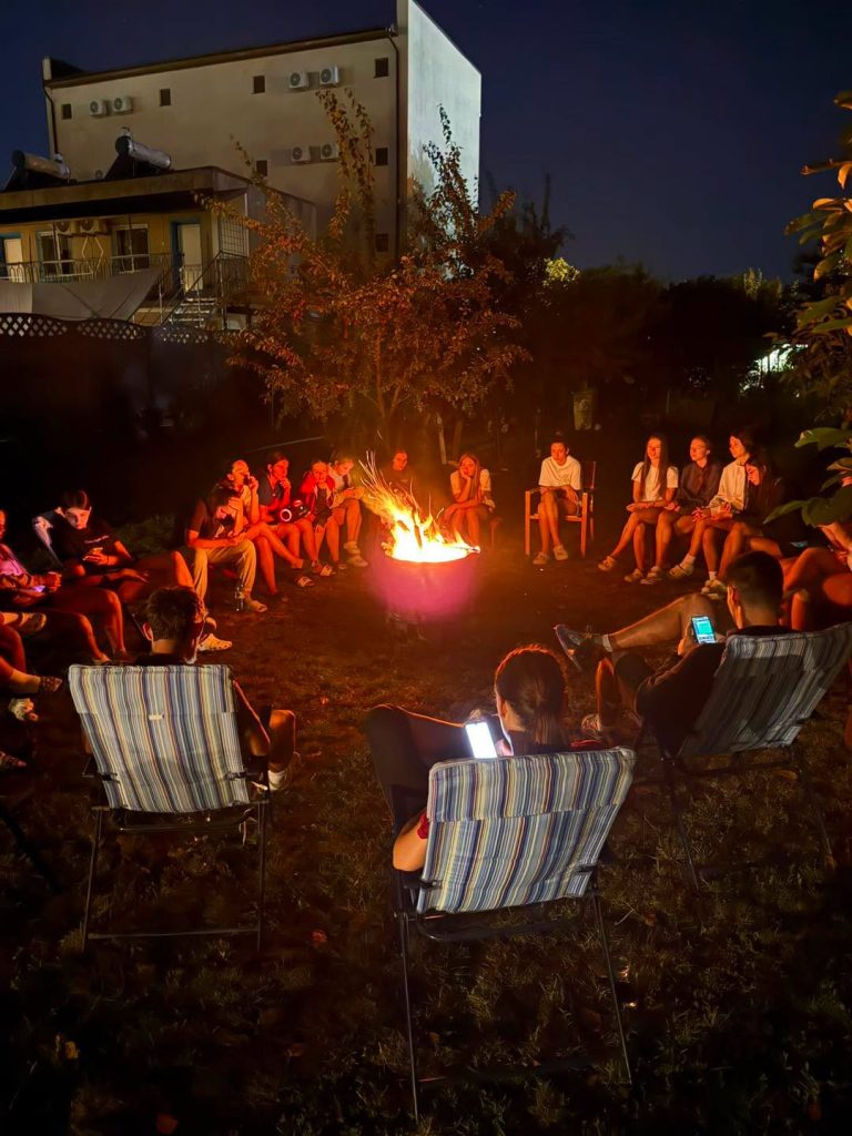 17.08.2026Grupele noastre de performanță U17 și U19 și-au încheiat cantonamentul de la Costinești și se întorc acasă după zile intense în ca