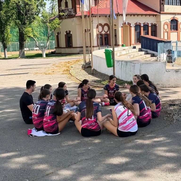 4.8.2026August nu aduce vacanța. August alege echipele. ❤️🤍🏐
